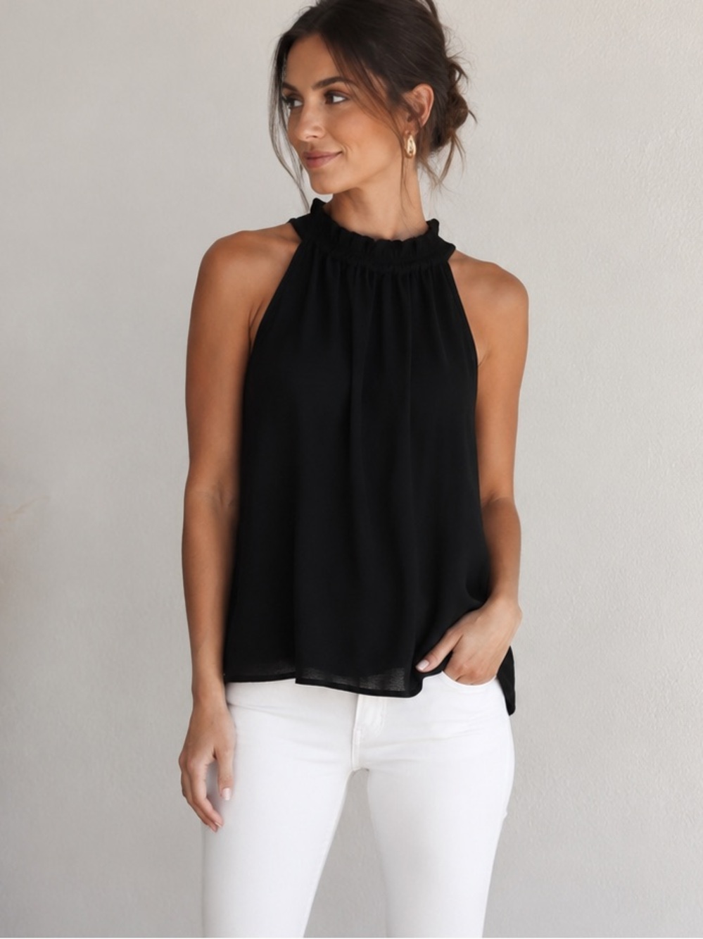 JODIFL Black Sleeveless Blouse‎